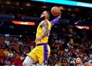 开云体育入口-篮球巨星频频刷新纪录，精彩瞬间让人惊艳！的简单介绍