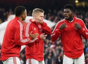 包含阿森纳队内发生冲突，主帅稳定局势澄清传闻的词条