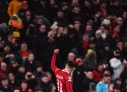 开云体育在线-利物浦主场惨败，卫冕冠军状态不稳定