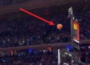 开云体育官方网站-火爆现场气氛热烈，球场上演惊险一幕的简单介绍