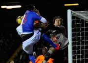 开云官网-塞尔维亚队向克罗地亚队发起冲击，寻求突破