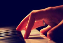 开云平台-BRO横扫RNG，JackeyLove高光表现——顶尖对决成就传奇时刻