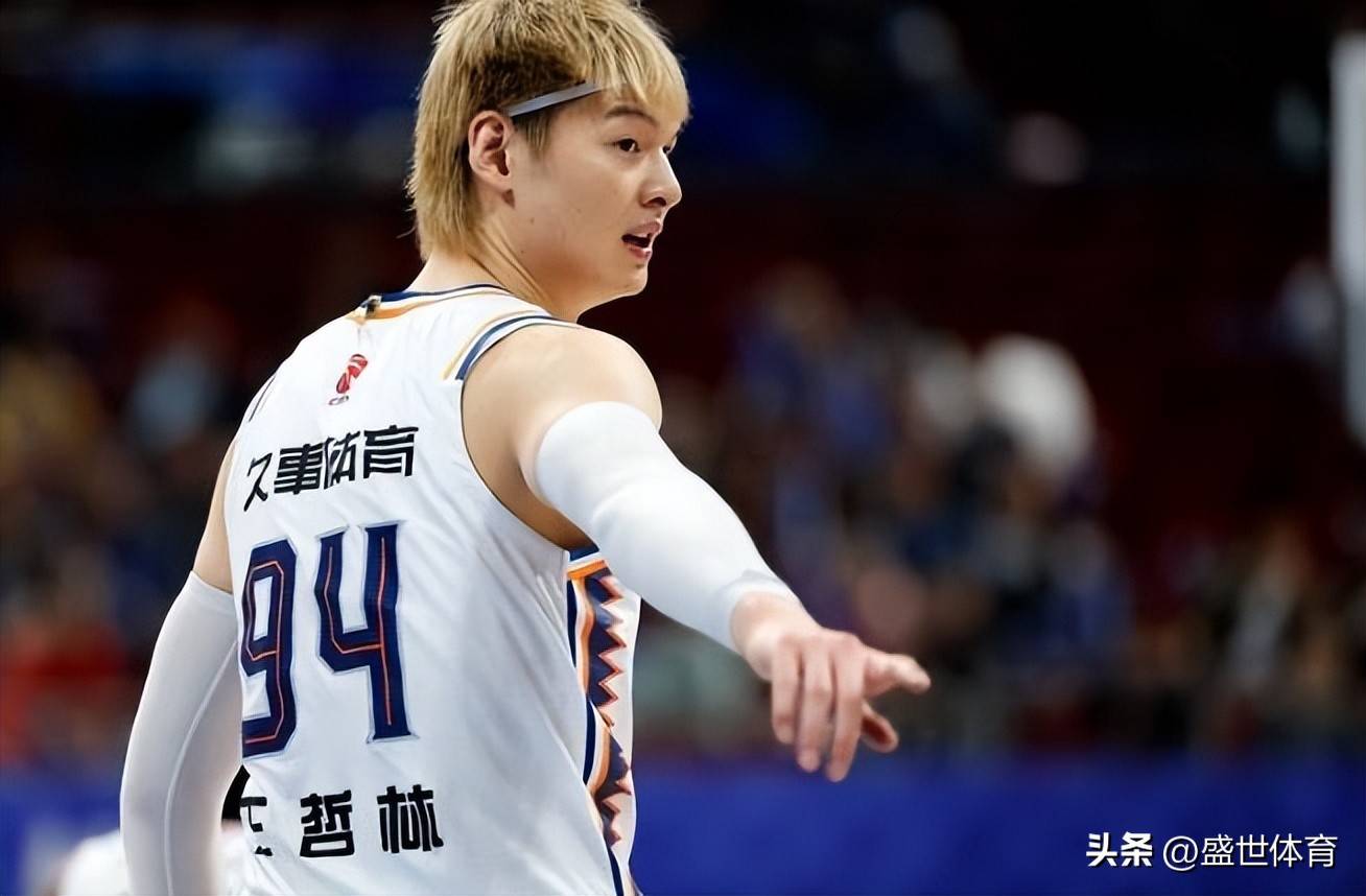 包含备受关注球员精彩表现,球队士气大振的词条 包含备受关注球员精彩表现,球队士气大振的词条