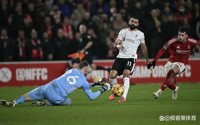 包含诺里奇客场惊险逆袭，英超保级希望渐显曙光的词条