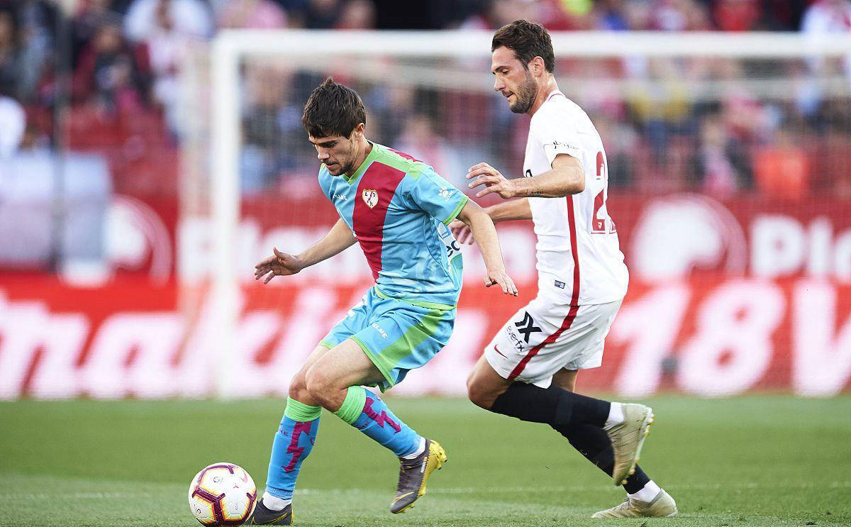 关于比利亚雷亚尔主场告负，状态低迷令人担忧的信息