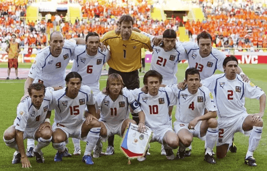 捷克逆转击败对手，黄金积分领先