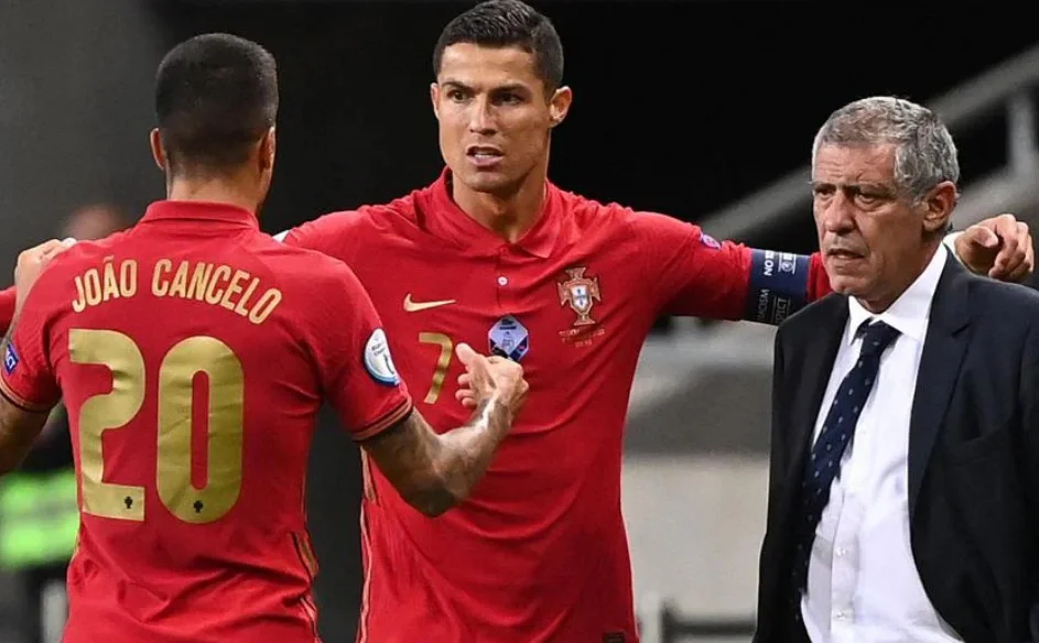 包含葡萄牙惨遭横扫，希腊-零封对手，小组积分憾失领先的词条