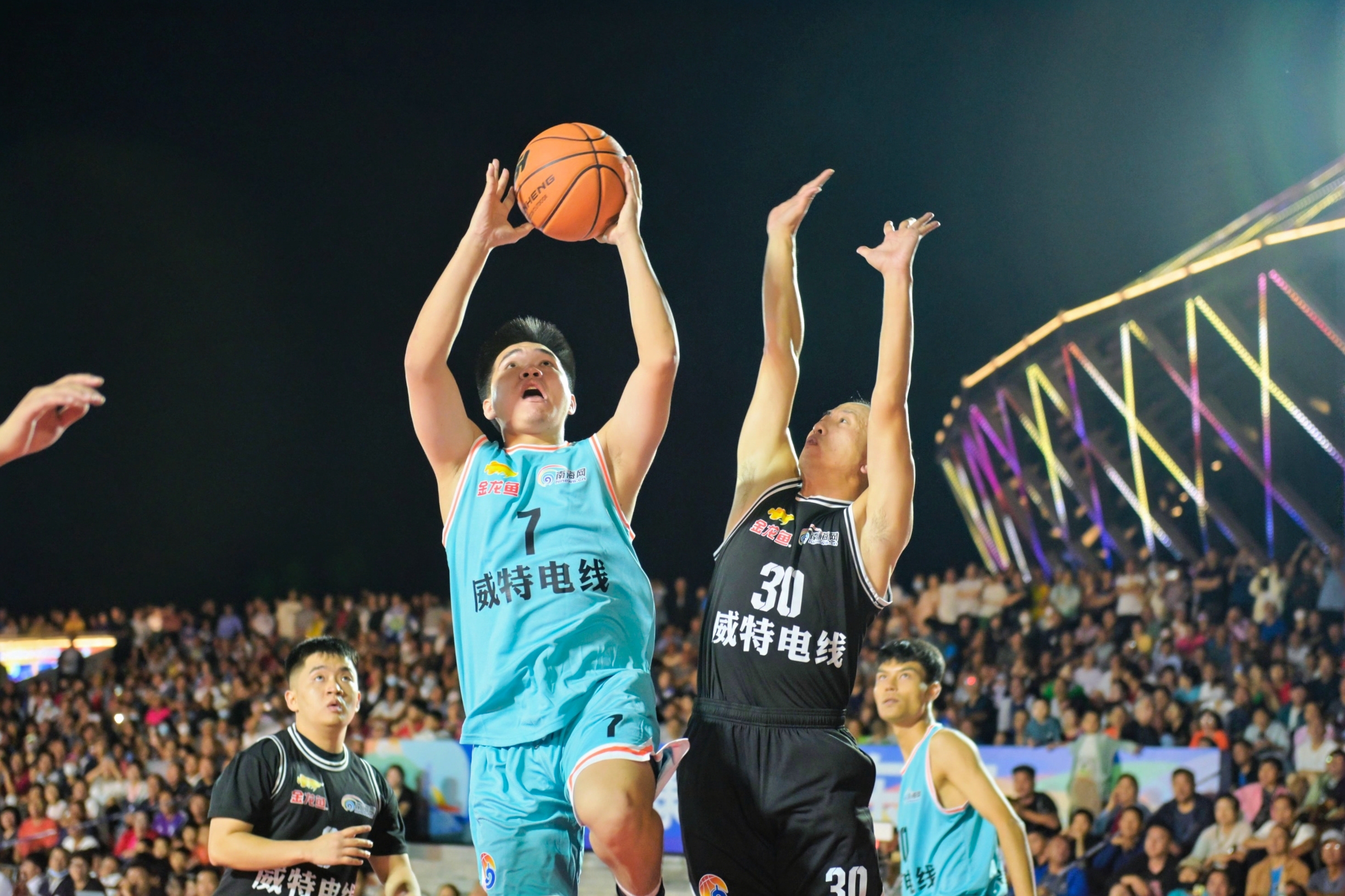 激情四射!职业篮球联赛中球员的场上表现的简单介绍 激情四射!职业篮球联赛中球员的场上表现的简单介绍