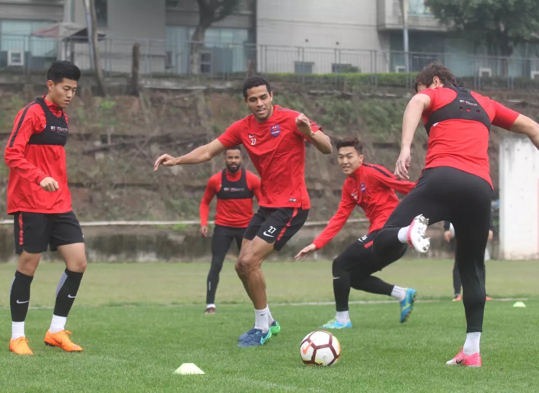 包含重庆斯威备战对阵外国球队,备战充实训练的词条 包含重庆斯威备战对阵外国球队,备战充实训练的词条