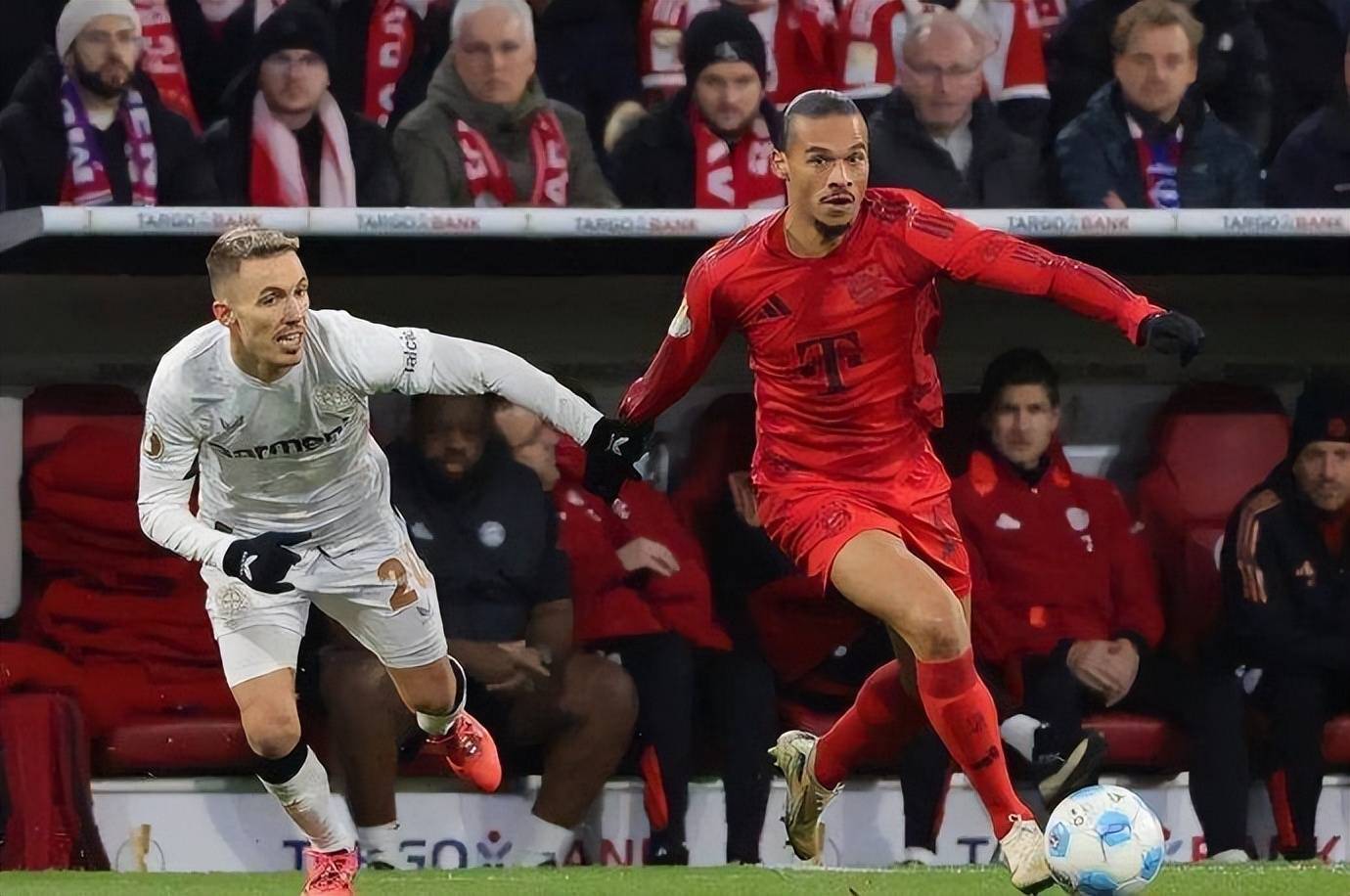 包含勒沃库森轻松战胜对手,发挥出色的词条 包含勒沃库森轻松战胜对手,发挥出色的词条