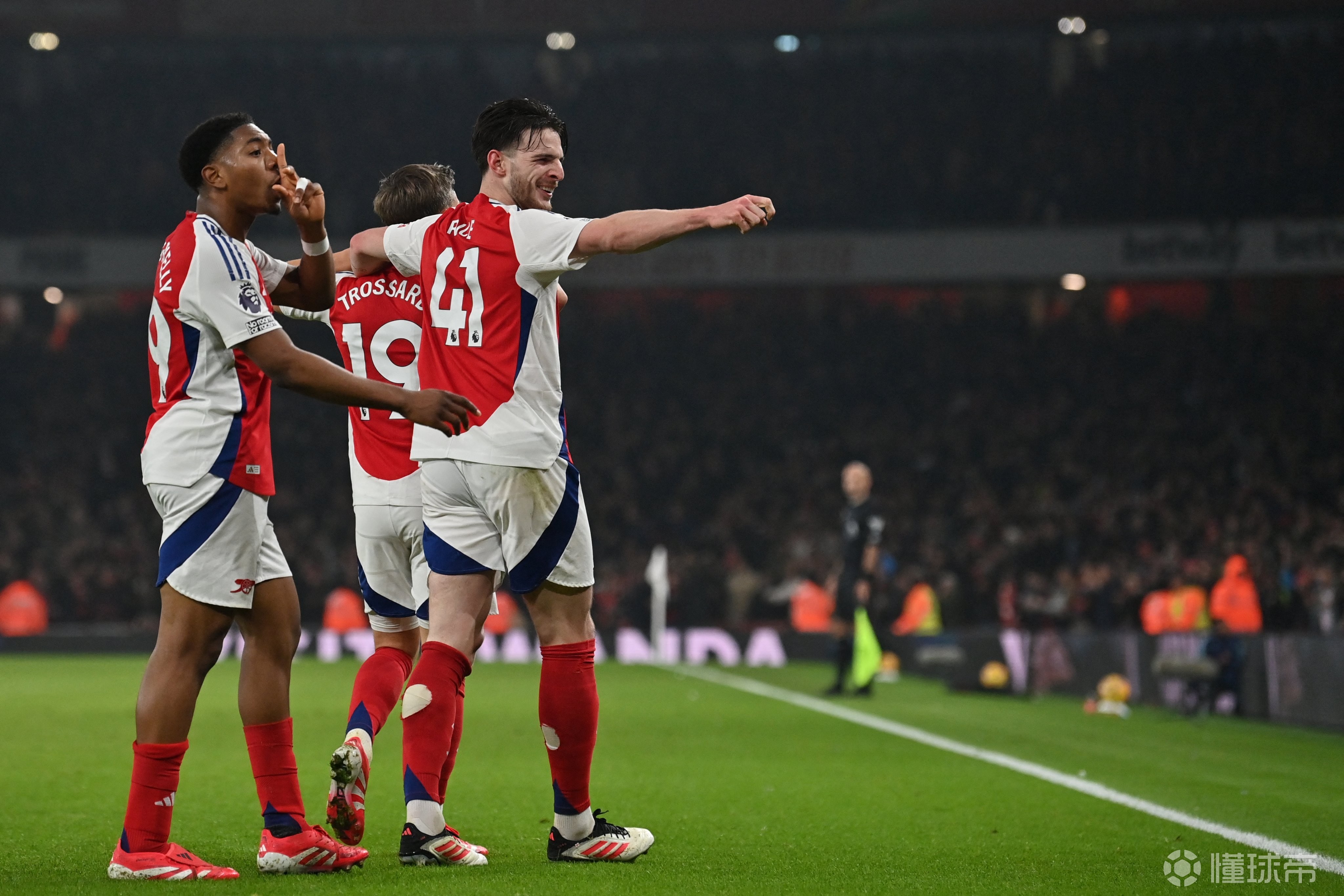 阿森纳客场胜利,稳固欧战资格的简单介绍 阿森纳客场胜利,稳固欧战资格的简单介绍