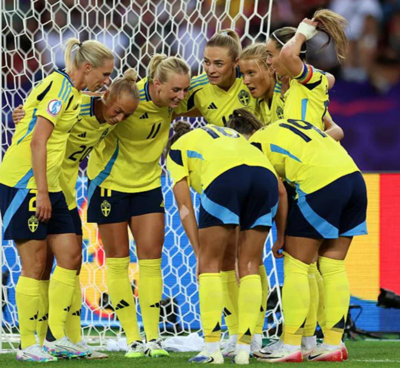 包含欧洲杯预选赛：瑞典苦战克罗地亚，保住小组第二的词条