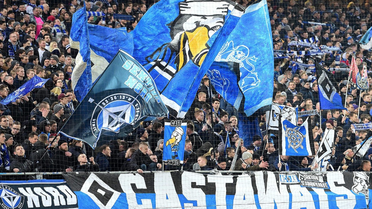 汉堡球迷示威要求更换主教练,俱乐部面临压力的简单介绍 汉堡球迷示威要求更换主教练,俱乐部面临压力的简单介绍