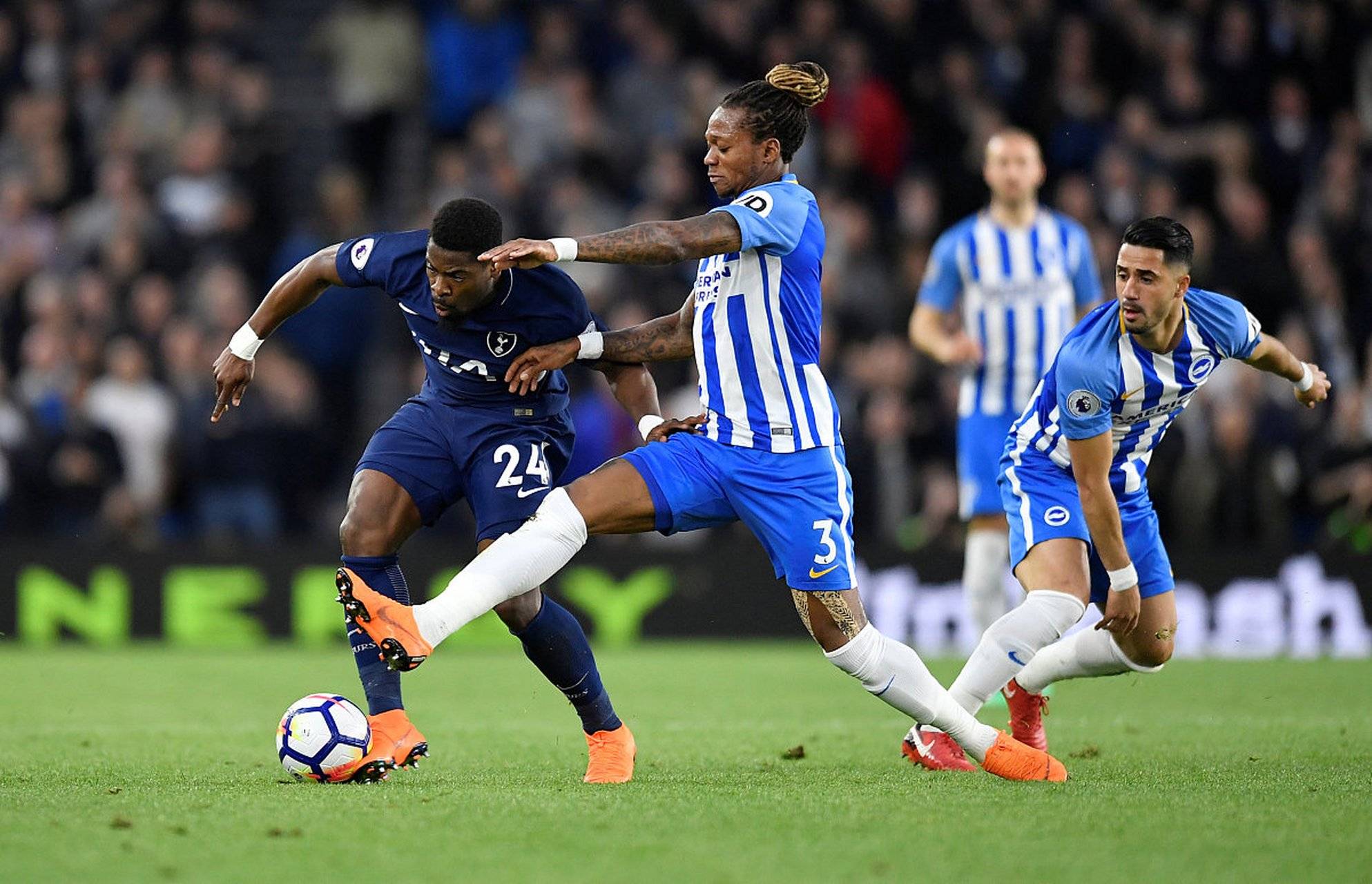 热刺阵容整体发挥稳定,控制比赛节奏 热刺阵容整体发挥稳定,控制比赛节奏