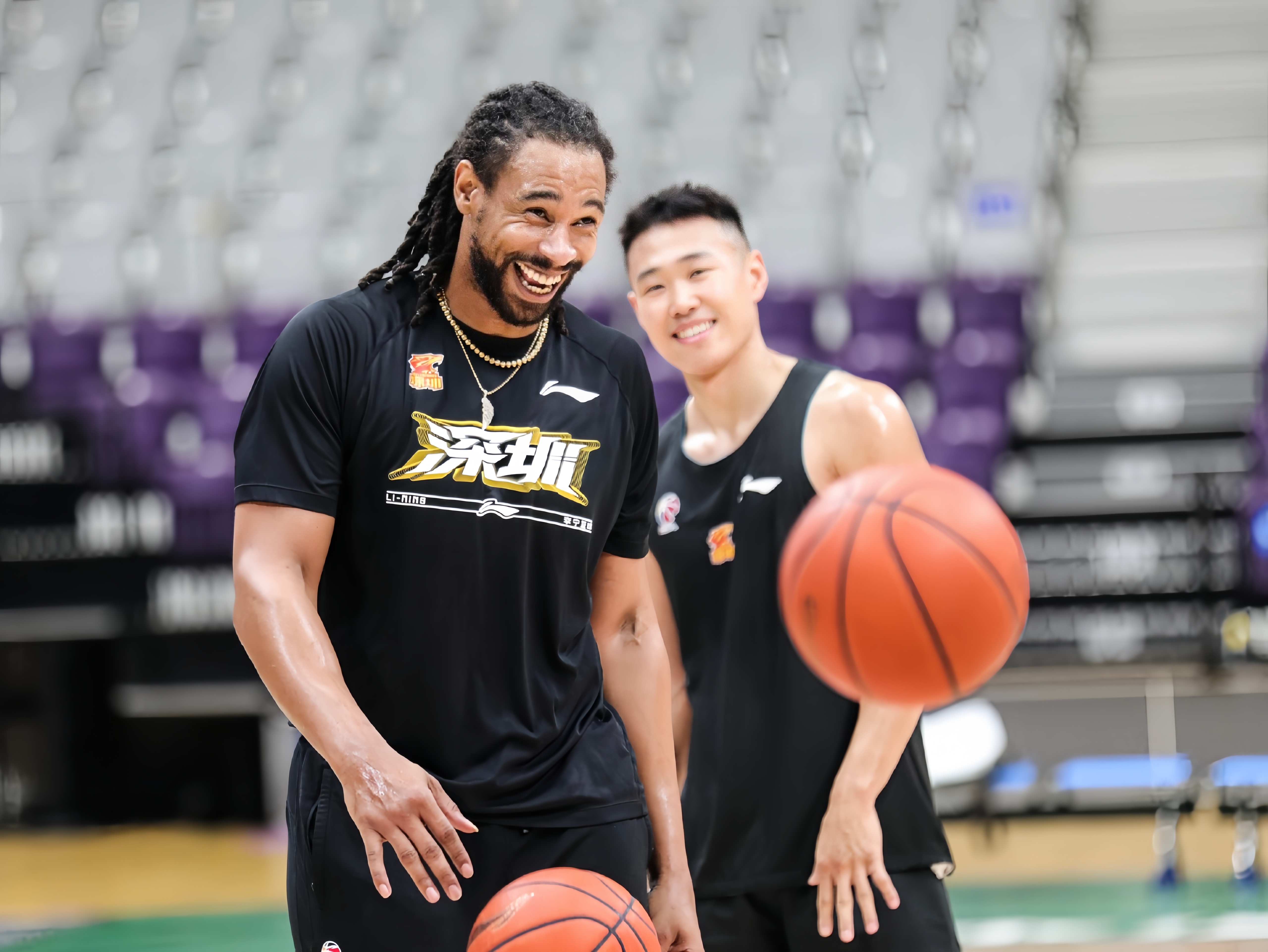 深圳男篮在场上实力出众 深圳男篮在场上实力出众