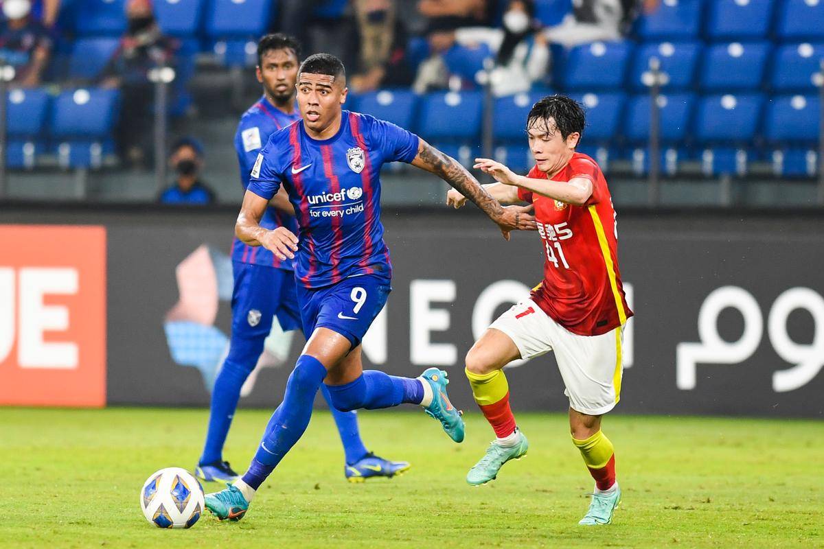 广岛三箭势如破竹,亚冠战绩耀眼三箭势不可挡,亚冠表现抢眼的简单介绍 广岛三箭势如破竹,亚冠战绩耀眼三箭势不可挡,亚冠表现抢眼的简单介绍