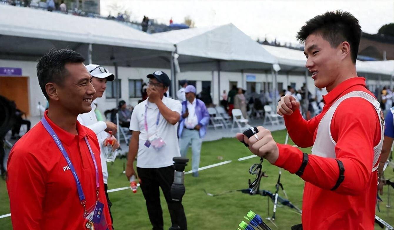 埃及射箭选手夺得男子团体冠军