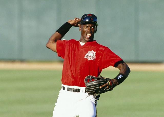 棒球赛事中湖人战胜对手成功宣布退役的简单介绍 棒球赛事中湖人战胜对手成功宣布退役的简单介绍