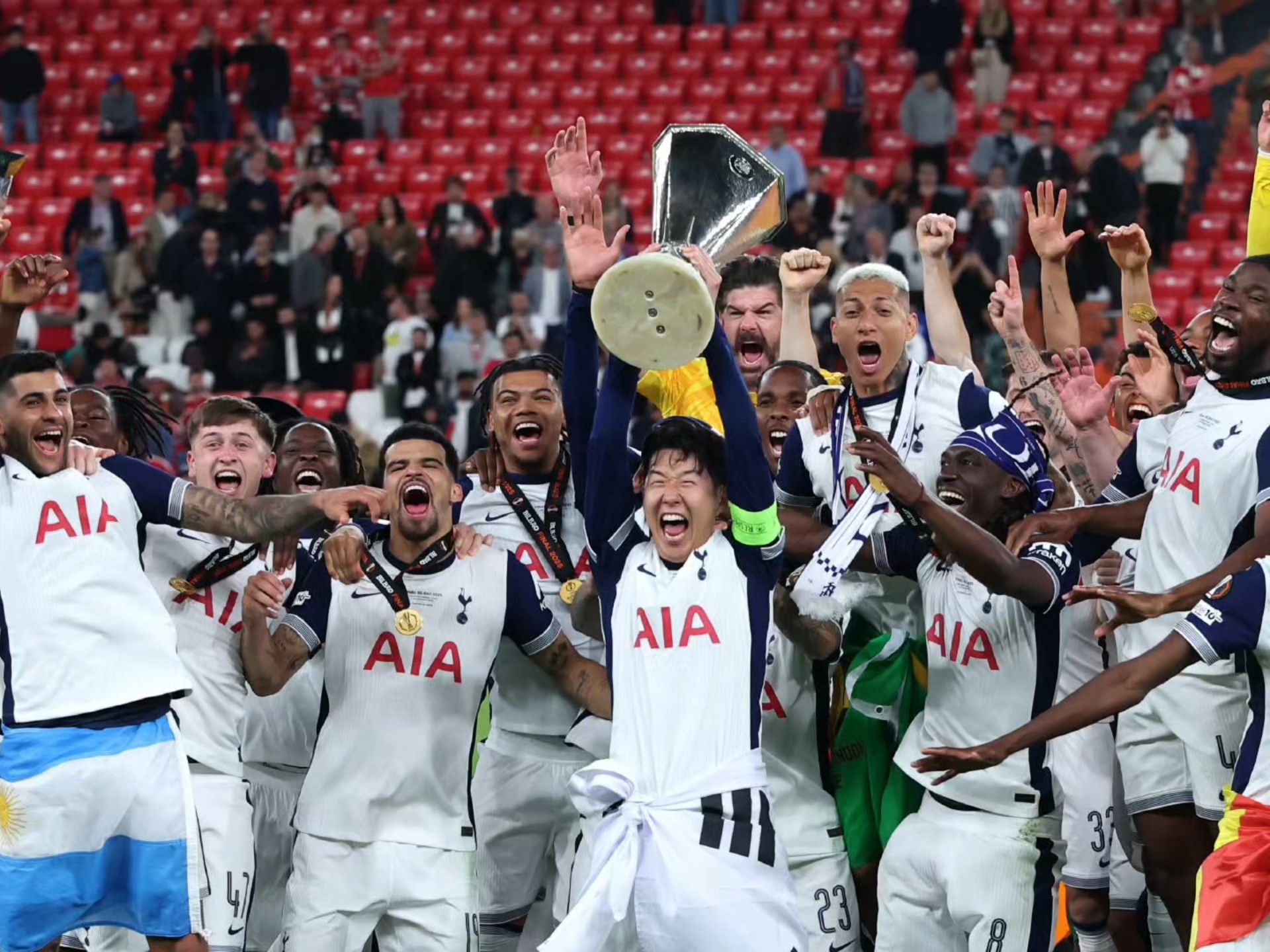 热刺迎来一场压倒性的乒乓球对决的简单介绍