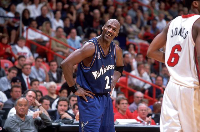 乔丹的伤退让粉丝悬殊的简单介绍 乔丹的伤退让粉丝悬殊的简单介绍