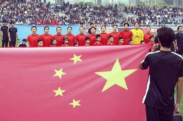 包含乌兹别克斯坦女足大胜一场，实力雄厚的词条