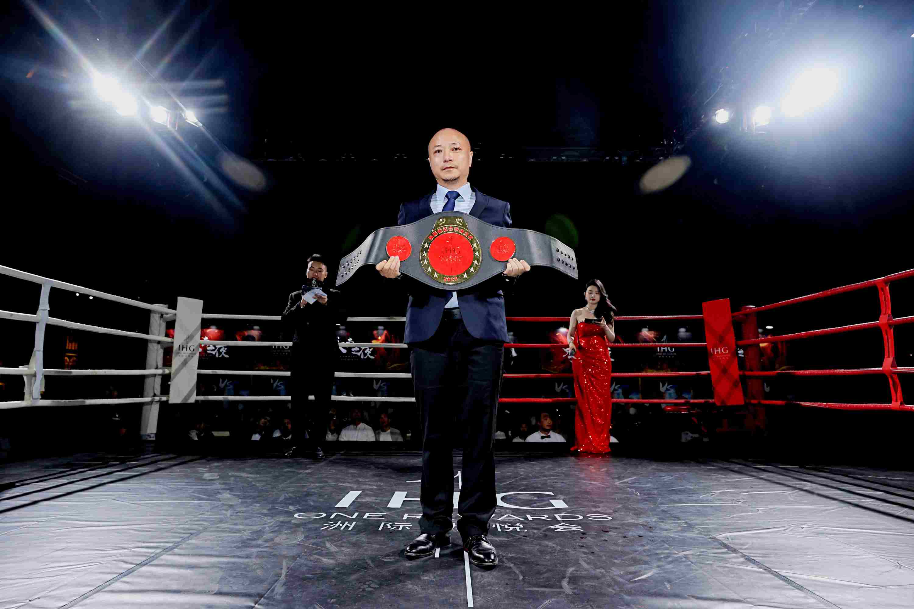 拜仁慕尼黑暴走,一枝独秀,晋级洲际俱乐部赛事四分之一决赛的简单介绍 拜仁慕尼黑暴走,一枝独秀,晋级洲际俱乐部赛事四分之一决赛的简单介绍