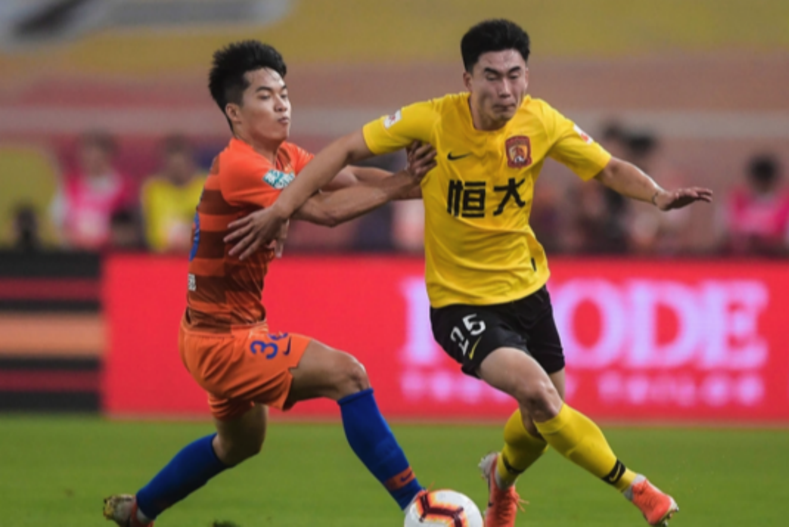 关于恒大客场战胜山东鲁能,取得三连胜的信息 关于恒大客场战胜山东鲁能,取得三连胜的信息