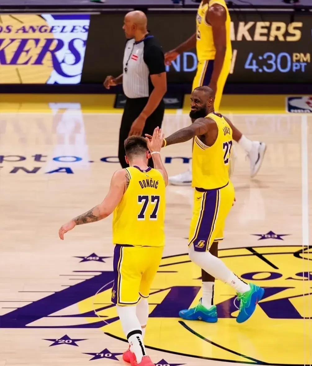 包含湖人鏖战山西队,锡安关键制胜的词条 包含湖人鏖战山西队,锡安关键制胜的词条